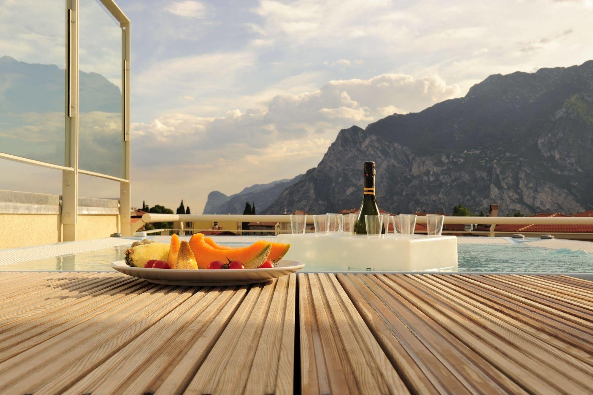 Eco Hotel Bonapace Torbole Sul Garda Exteriér fotografie